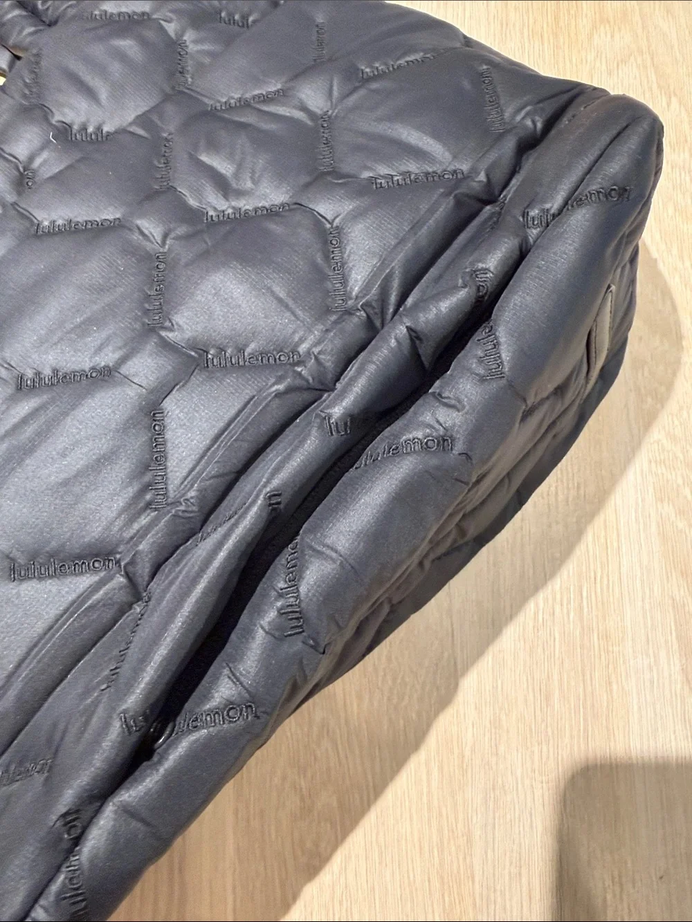 Lululemon tote